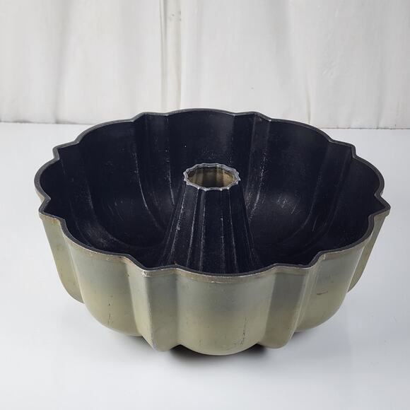 Vintage Northland Aluminum Minnesota USA Cooking Form Cast Iron Bundt Cake Pan - Picture 1 of 6